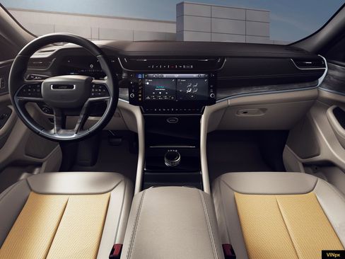 New 2026 Jeep Grand Cherokee L Limited RWD image 18