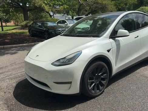 Used 2021 Tesla Model Y Long Range AWD/4WD image 7
