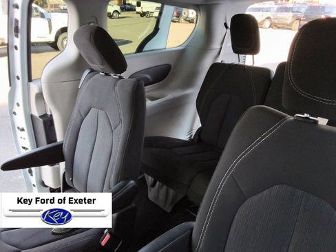 Used 2023 Chrysler Voyager LX FWD image 19