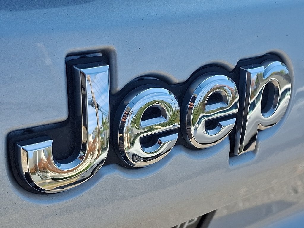 Used 2024 Jeep Compass Latitude AWD/4WD image 29