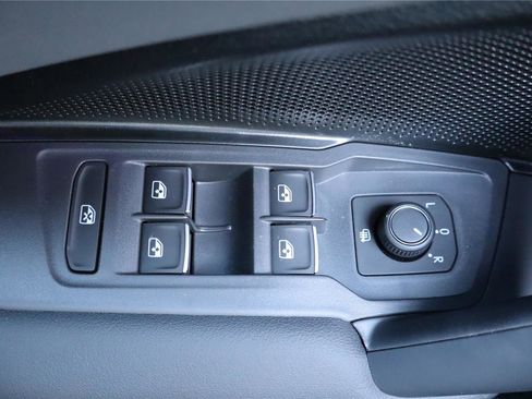 New 2026 Volkswagen Tiguan SE R-Line image 13