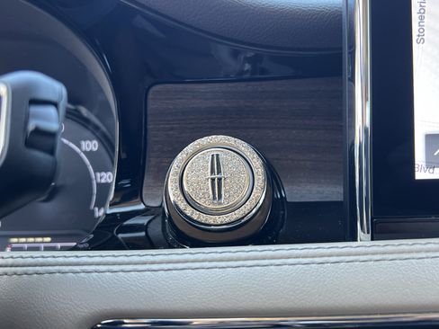 Used 2020 Lincoln Corsair Reserve image 22