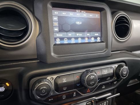 Used 2021 Jeep Wrangler Unlimited Sport image 14