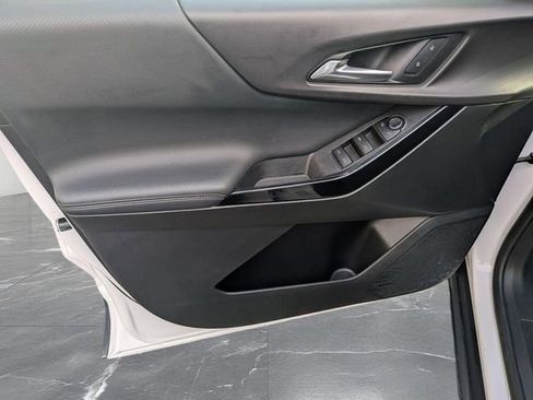 Used 2025 Chevrolet Equinox LT FWD image 14