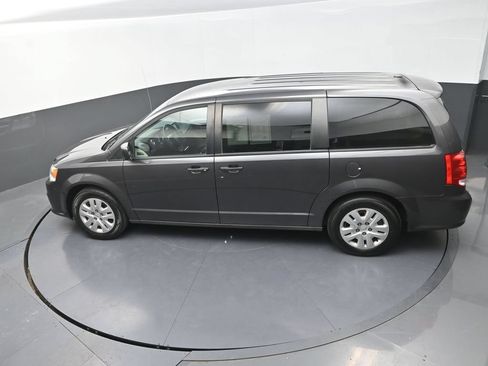 Used 2018 Dodge Grand Caravan SE w/ UConnect Hands-Free Group FWD image 18