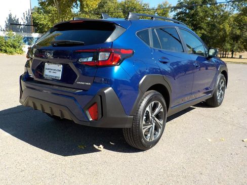 Used 2024 Subaru Crosstrek 2.0i Premium image 3