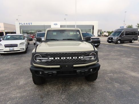 Certified 2025 Ford Bronco Badlands image 5