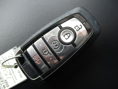 Used 2024 Ford Edge Titanium image 47