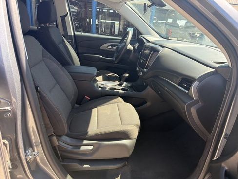 Used 2020 Chevrolet Traverse LS FWD image 23