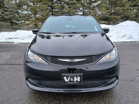 New 2026 Chrysler Voyager LX image 2