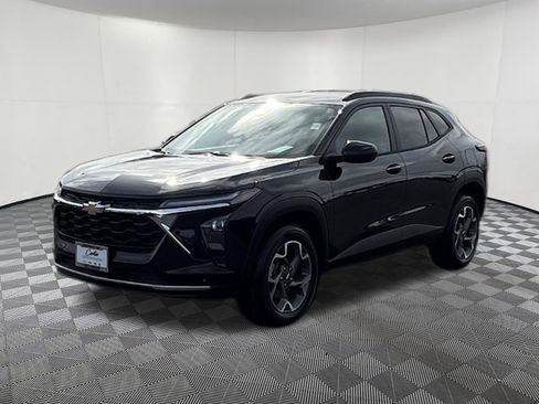 Used 2026 Chevrolet Trax LT w/ Driver Confidence Package image 3