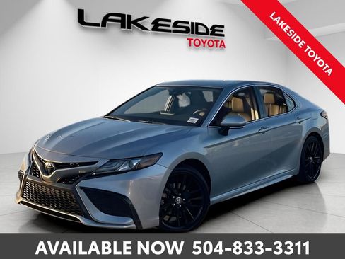Used 2023 Toyota Camry XSE image 2