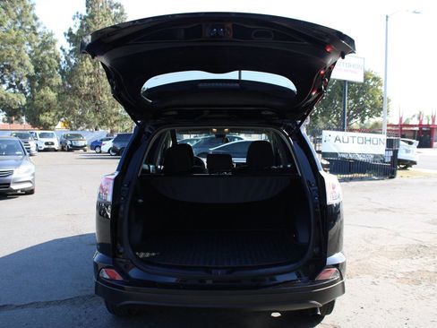 Used 2018 Toyota RAV4 LE w/ All Weather Liner Package FWD image 33