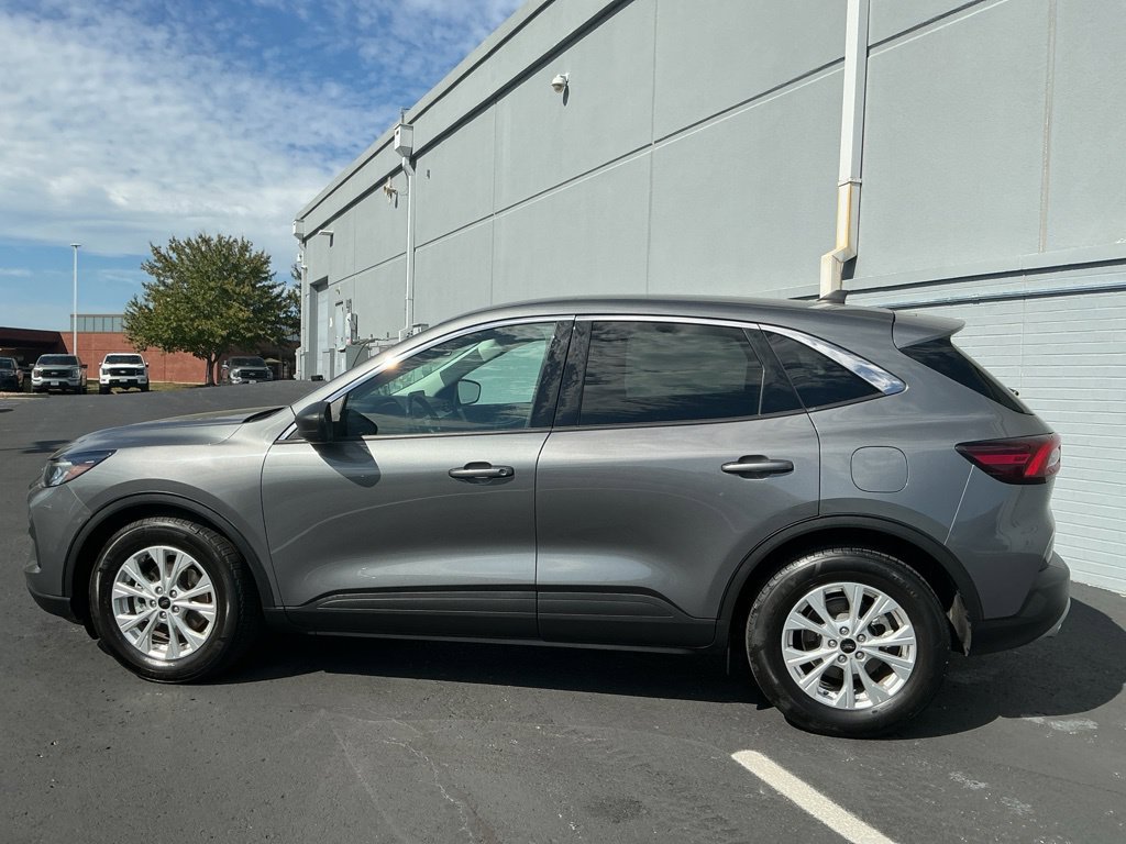 Used 2024 Ford Escape Active w/ Cold Weather Package FWD image 6