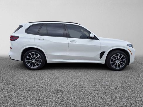 Used 2025 BMW X5 xDrive40i AWD/4WD image 2