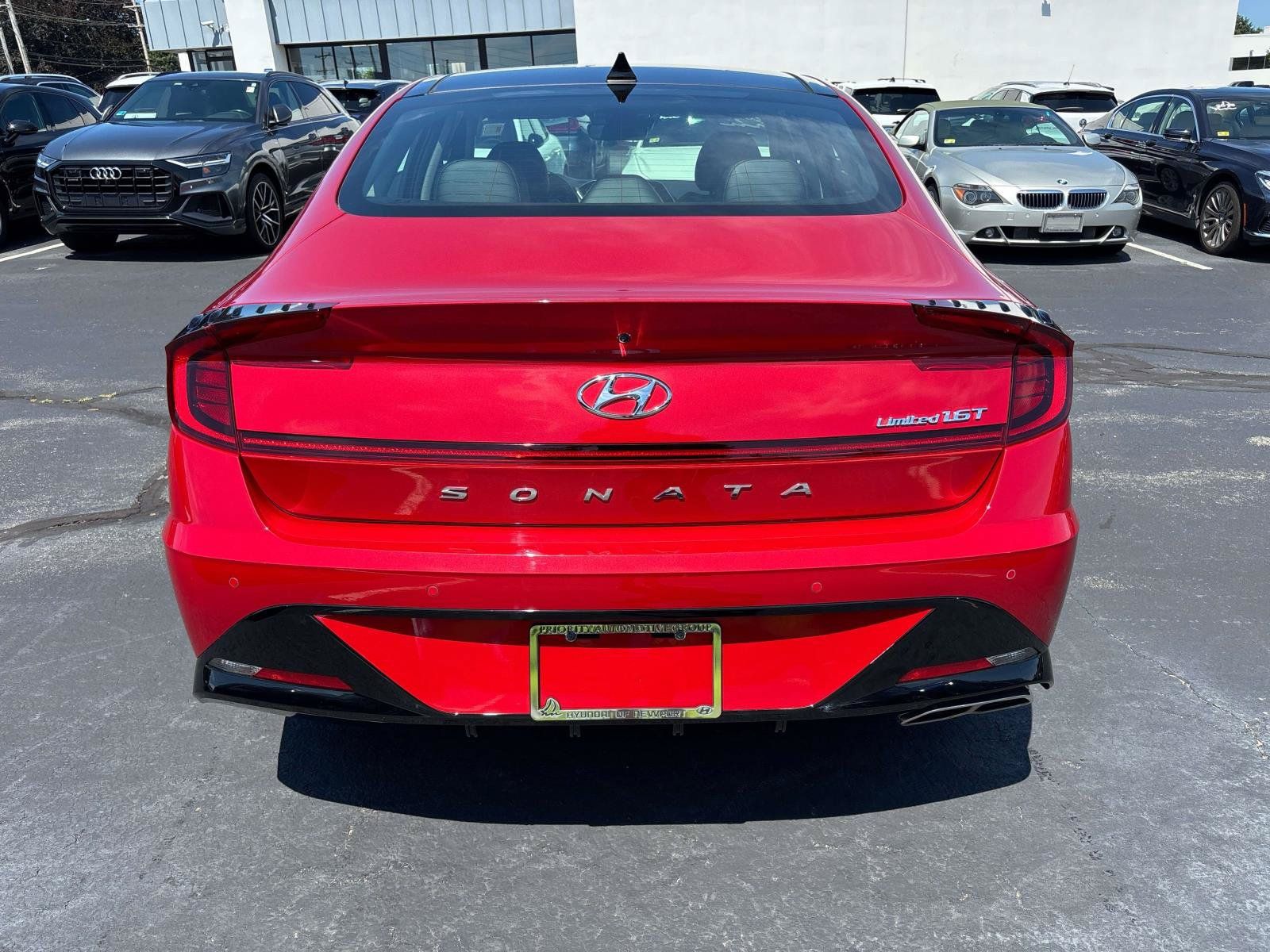 Used 2021 Hyundai Sonata Limited w/ Winter Weather Package FWD image 4