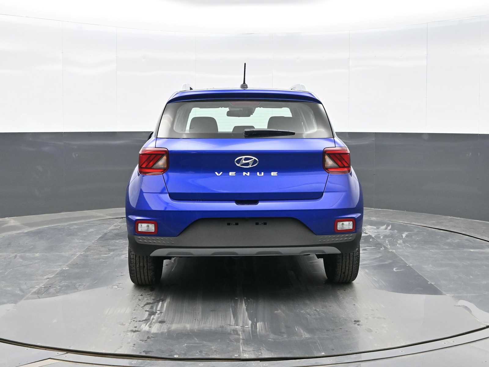 Used 2026 Hyundai Venue SEL FWD image 6