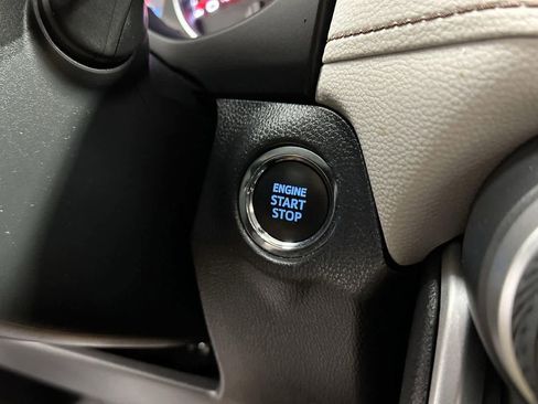 Used 2022 Toyota RAV4 XLE image 21