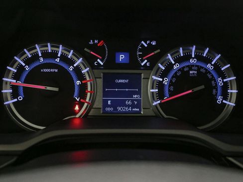 Used 2018 Toyota 4Runner SR5 Premium AWD/4WD image 35