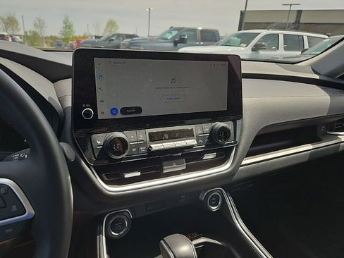 Used 2025 Toyota Grand Highlander AWD image 20