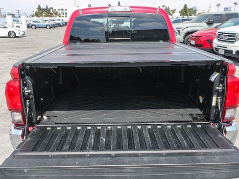 Used 2018 Toyota Tacoma TRD Off-Road RWD image 26