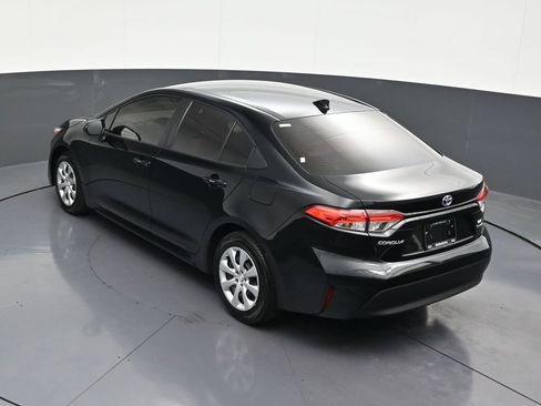 Used 2025 Toyota Corolla LE image 16