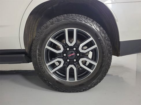 Used 2023 GMC Yukon AT4 w/ AT4 Premium Plus Package image 10