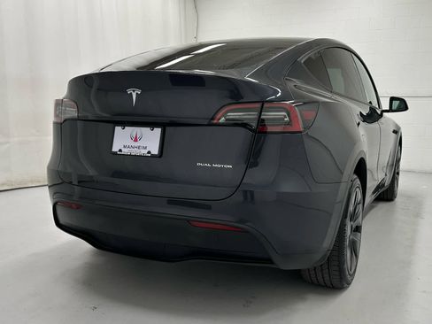 Used 2024 Tesla Model Y Long Range image 6