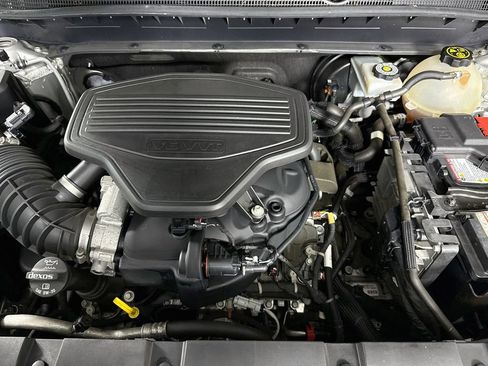 Used 2019 Chevrolet Blazer LT w/ Sound & Technology Package FWD image 35