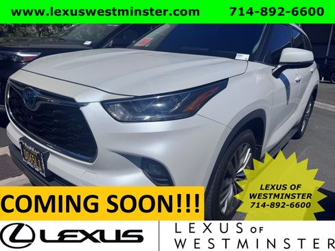 Used 2022 Toyota Highlander Platinum FWD image 1