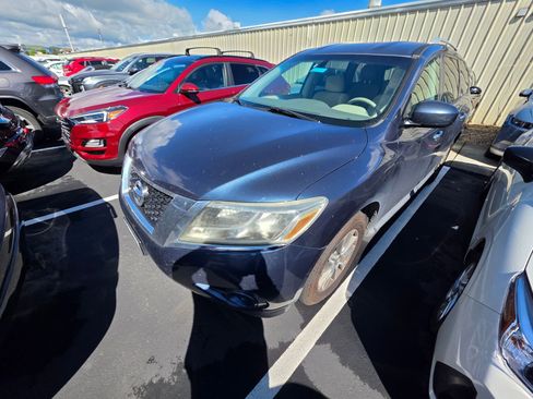 Used 2013 Nissan Pathfinder SV w/ Trailer Tow Pkg image 1