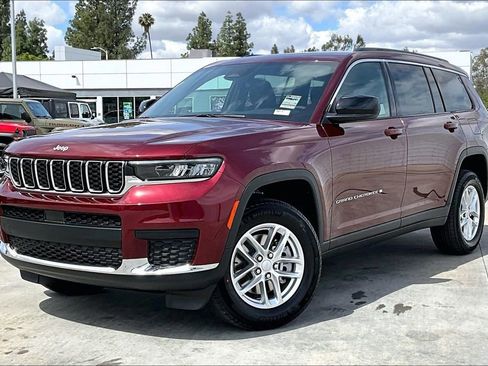 New 2026 Jeep Grand Cherokee L Laredo image 2
