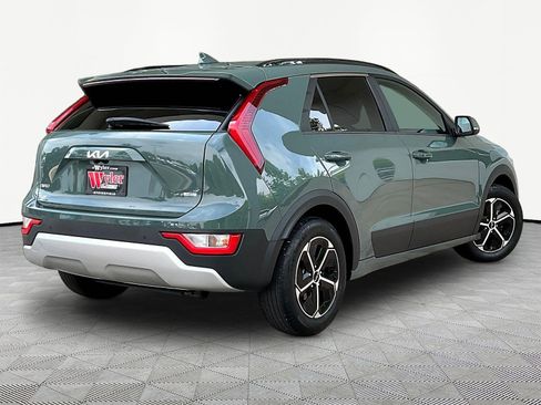 Used 2024 Kia Niro EX FWD image 6