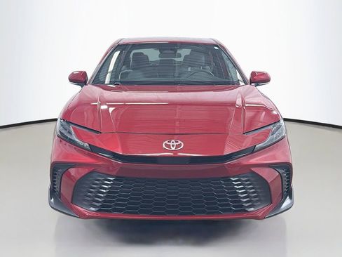 Used 2025 Toyota Camry SE FWD image 2