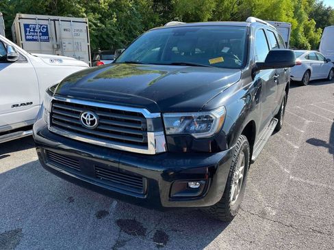 Used 2022 Toyota Sequoia SR5 AWD/4WD image 4