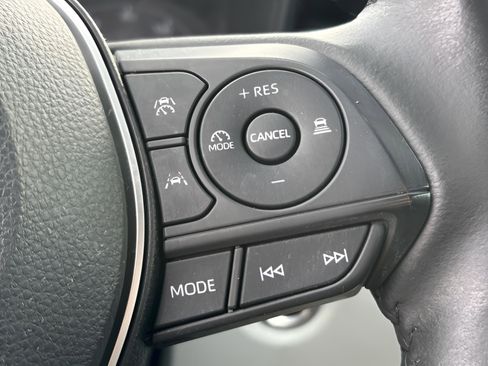 Used 2023 Toyota Corolla SE image 31