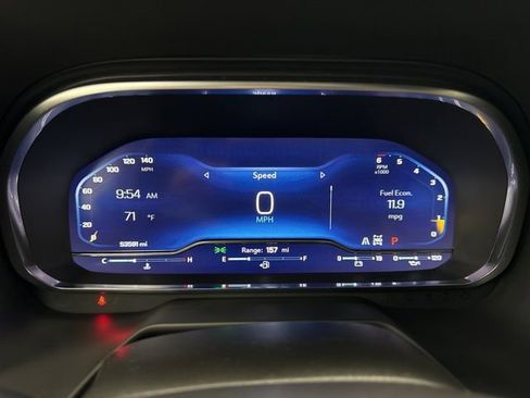 Used 2024 Chevrolet Suburban Premier image 15