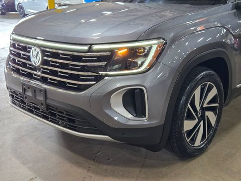 Used 2024 Volkswagen Atlas SEL AWD/4WD image 11