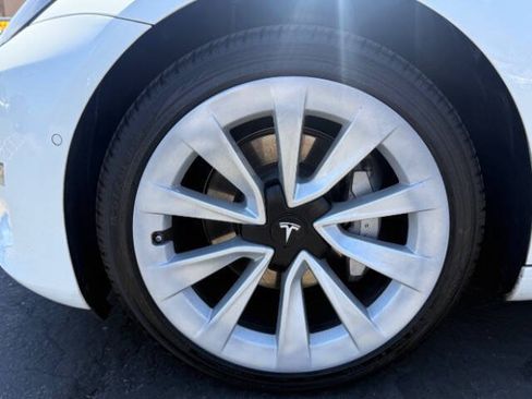 Used 2022 Tesla Model 3 Standard Range RWD image 9