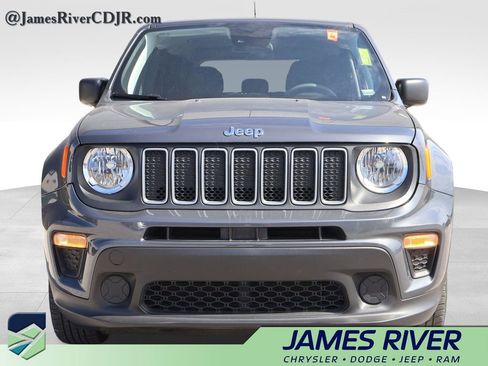 Used 2023 Jeep Renegade Latitude AWD/4WD image 7