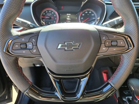 Used 2023 Chevrolet TrailBlazer RS w/ Sun and Liftgate Package image 23