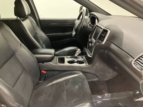 Used 2018 Jeep Grand Cherokee Altitude image 28