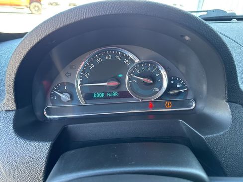 Used 2009 Chevrolet HHR LS image 17