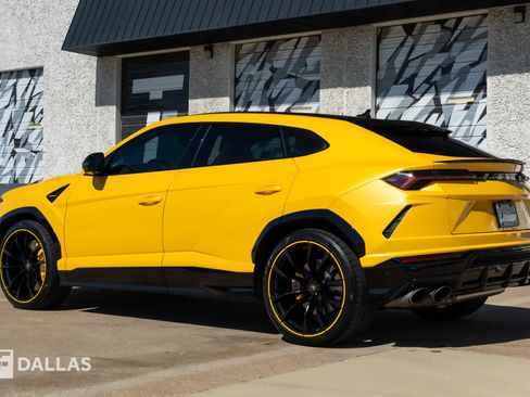 Used 2021 Lamborghini Urus image 10