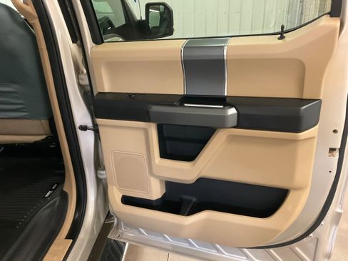 Used 2017 Ford F150 XLT w/ Equipment Group 302A Luxury AWD/4WD image 23