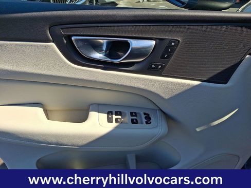 Certified 2023 Volvo XC60 B5 Plus w/ Climate Package image 13
