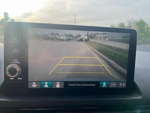 Used 2022 Honda Civic Touring image 9