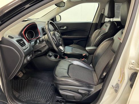 Used 2019 Jeep Compass Trailhawk image 14