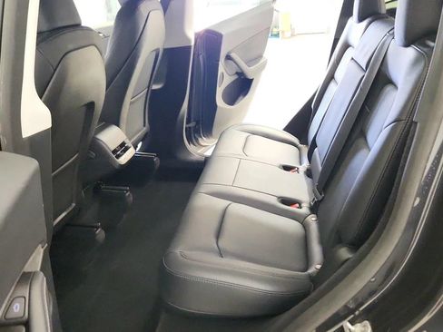 Used 2024 Tesla Model Y Long Range RWD image 25