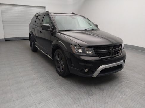 Used 2020 Dodge Journey Crossroad FWD image 13